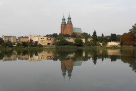 Der friedliche See in Gniezno