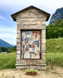 Il cavaliere generoso, 2024, mosaico, 98 x 142 cm. Cappella in zona San Martino, Mendrisio CH