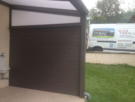les brise vues de pergolas permettent de vous protéger du vent de la pluie et de la chaleur, en version pleine en aluminium, vitrée ou store.