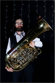 Clément, Tuba 
