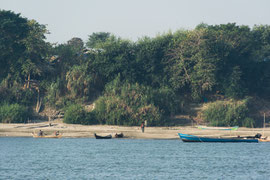 Die Landschaft vorüberziehen lassen ... ein Tag relaxen auf auf dem Irrawaddy ...