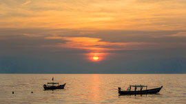 Sonnenuntrgang am Ngapali Beach (Ngapali: Aussprache ohne „g“ (= Napali) und die Vokale nur kurz gesprochen (also nicht Naaapali, Napaaali oder Napaliii, leichte Betonung auf dem ersten a ...)