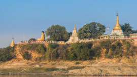Tempel auf dem Sagaing-Hill - vom Irrawaddy aus gesehen