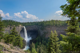 Helmcken Falls, ein 141 m hoher Wasserfall (der vierthöchste in Kanada) des Murtle Rivers beim Murtle-Plateau im Wells Gray Provincial Park.