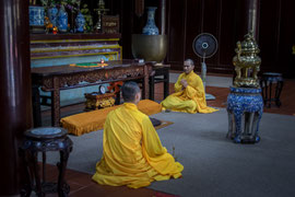 Die Thien Mu-Pagode (Chùa Thiên Mụ; auch Linh Mụ), übersetzt 'Pagode der Himmelsgöttin', ein buddhistisches Kloster im vietnamesischen Huế am Ufer des Parfüm-Flusses