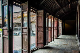 in der Tempel-Anlage von Kaiser Tu Duc in Hue