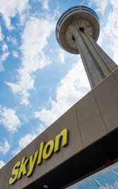 Der Skylon Tower, Aussichtsturm mit Restaurant und Aussichtsplattform