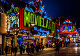 abends in Clifton Hill, dem 'Las Vegas von Kanada' in Niagara Falls