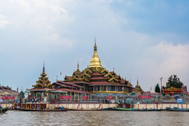 die Phaung Daw Oo Pagoda (Phaung Daw U Pagoda), wörtlich übersetzt 'Hauptpagode des Königsbarke'. 