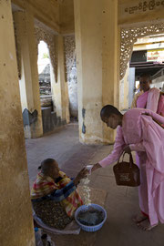 Bagan - Pagode Shwezigon © Olivier Philippot