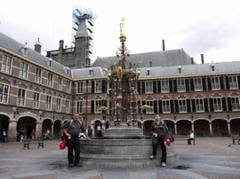 Davant dels edificis del congrés i senat holandés