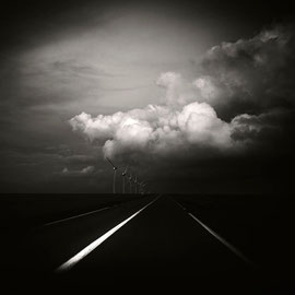 Rouxmenil en Bouteilles at night! digital noir et blanc
