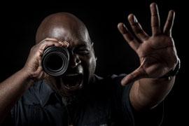 Samuel Nja Nkwa, Photographe et journaliste, © Zacharie Ngnogue