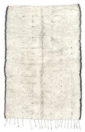 8. Beni Ouarain, Marokko, Mittlerer Atlas, 3. Viertel 20. Jahrhundert, ca.310 x 186 cm, Fragment SOLD