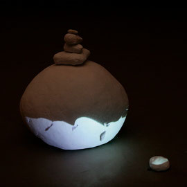 3)Videoprojection on the object, 39x25x40, hd, s/w, loop, no sound, 2011