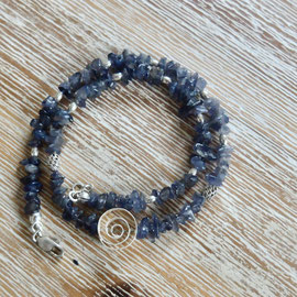 Edelstein-Collier Wassersaphir Iolith