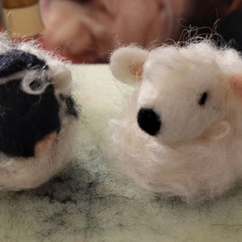 Filzschäfchen von Kindern ab 2. Klasse