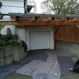 Carport vor der Renovierung.
