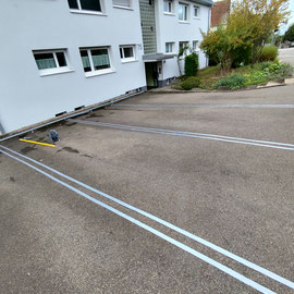 Fahrbanmarkierungsvorbereitungen.