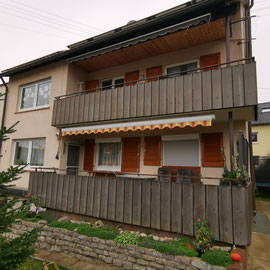 Fassade vor der Renovierung im alten zustand.