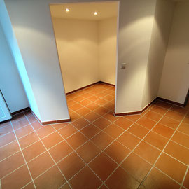 Neue Trockenbauwandverkleidungen mit sehr feiner Putzoberfläche.