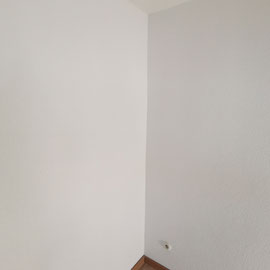 Wasserschaden reparatur neu eingemauert und mit neuem Marmorputz als Oberfläche.