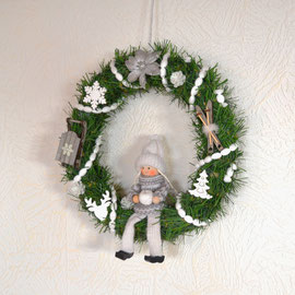 Tür-/Wandkranz weiß-silber mit Weihnachtspüppchen