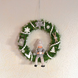 Tür-/Wandkranz weiß-silber mit Weihnachtspüppchen
