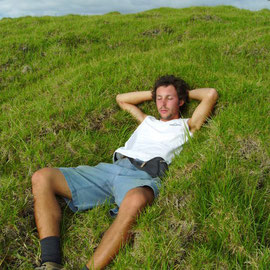 Martin macht Pause im hohen Gras