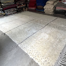 5.Berber carpet in Beni Ouarain Style, Morocco, 415 x 300 cm SOLD