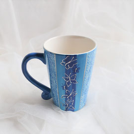 Großen blaue von Hand bemalte Tasse aus Keramik