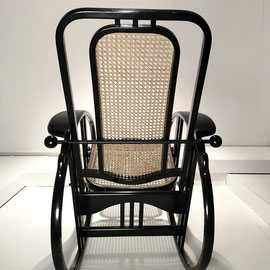 Societa Anonima Antonio Volpe "Dondolo" Egg Rocking Chair Model. 267, Italy, 1922 - PN.Modern pnmodern