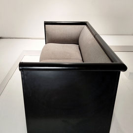 Massimo Vignelli Poltronova Postmodern Two-Seater Sofa  Lacquered Wood, Foam, Woven Satin Upholstery  Italy, 1970s PN.Modern pnmodern