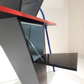 Italian Post Modern Memphis Milano Wall-Bar-Console, 1986