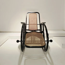 Societa Anonima Antonio Volpe "Dondolo" Egg Rocking Chair Model. 267, Italy, 1922 - PN.Modern pnmodern