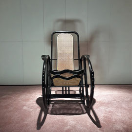 Societa Anonima Antonio Volpe "Dondolo" Egg Rocking Chair Model. 267, Italy, 1922