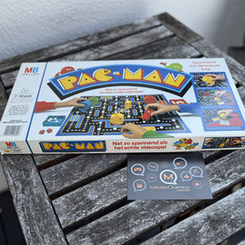 Das Bild zu Männerquatsch Podcast Folge 190 zeigt einen Einkäuf von der Retrobörse Oberhausen im Mai 2025 ein Pac-Man Brettspiel von 1982.