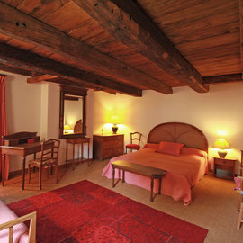Le Vieux Domaine, au Masbareau,la grande chambre de l'étage du Gite rural de caractère, tout confort en peine nature à Royères en Limousin, prox Limoges, St Léonard-de-Noblat,Haute-Vienne, Nouvelle Aquitaine
