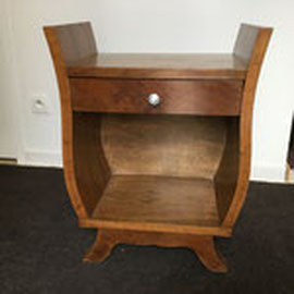 Chevet, Console en noyer