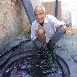 Join us on our annual textile tour in North India, featuring unique experiences such as an indigo mud resist blockprinting workshop in Bagru, guided by Maasa Production.