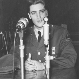 Horst Schüssler: "GI ELVIS PRESLEY" , Foto: Sammlung MUSEUM BAD NAUHEIM, stellvertr. Beatrix van Ooyen