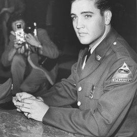 Horst Schüssler: "GI ELVIS PRESLEY" , Foto: Sammlung MUSEUM BAD NAUHEIM, stellvertr. Beatrix van Ooyen