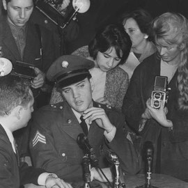 33 - Horst Schüssler: "GI ELVIS PRESLEY" , Foto: Sammlung MUSEUM BAD NAUHEIM, stellvertr. Beatrix van Ooyen