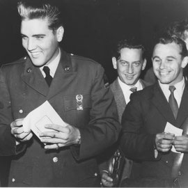 16 - Horst Schüssler: "GI ELVIS PRESLEY" , Foto: Sammlung MUSEUM BAD NAUHEIM, stellvertr. Beatrix van Ooyen