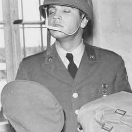 11 - Horst Schüssler: "GI ELVIS PRESLEY" , Foto: Sammlung MUSEUM BAD NAUHEIM, stellvertr. Beatrix van Ooyen