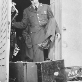 9 - Horst Schüssler: "GI ELVIS PRESLEY" , Foto: Sammlung MUSEUM BAD NAUHEIM, stellvertr. Beatrix van Ooyen