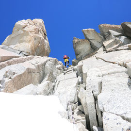 Brecha de acceso al  Pico de la Madaleta