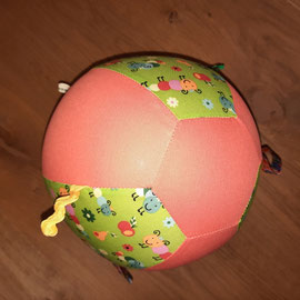 Luftballonhülle mit Bändern, orange-grün mit Raupen