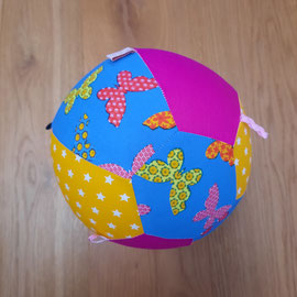 Luftballonhülle mit Bändern, pink-blau-gelb mit Schmetterlingen