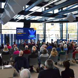 Schlusspodium im gut besetzten Future Lab der „Denkwelt Weiherhammer“